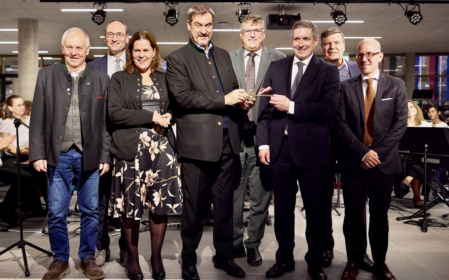 Einweihung des Gymnasiums Karlsfeld